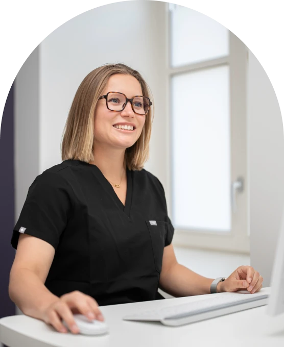 Dr Maurine Daviet accueillant les patients au cabinet Arcadia